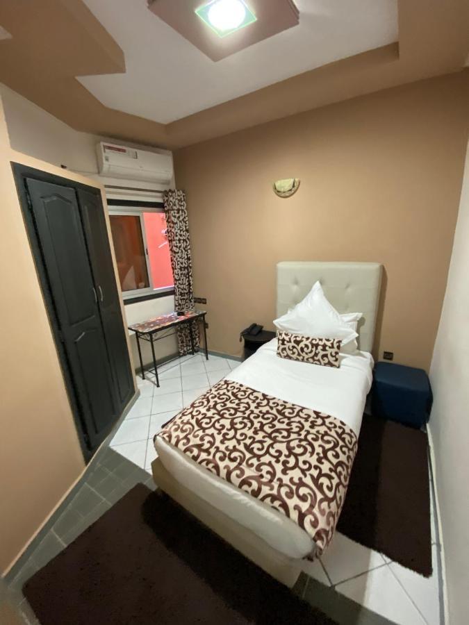 Hotel Velsatis Bani Mallal Zewnętrze zdjęcie