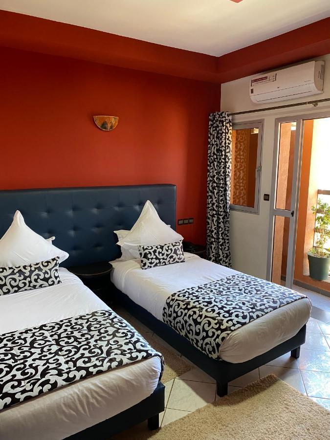 Hotel Velsatis Bani Mallal Zewnętrze zdjęcie